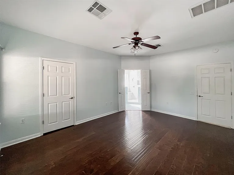 3917 Bronco Bend Loop — Photo 16