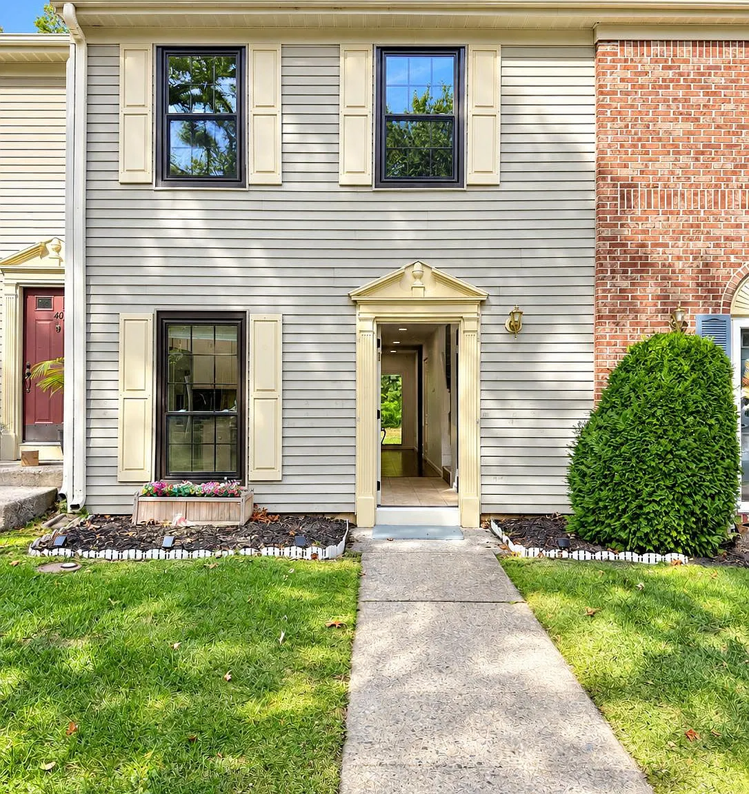 2 bed, 2.5 bath, 1254 sqft, $2,200 — Photo 3