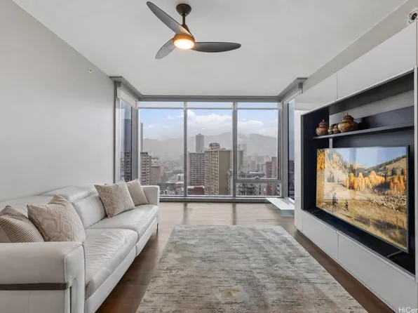 1555 Kapiolani Blvd APT 1714, Honolulu, HI 96814