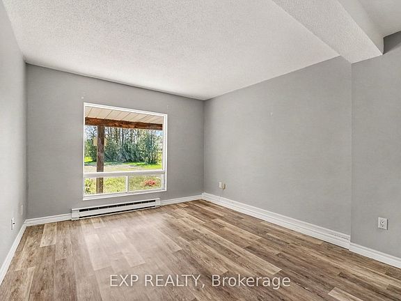 5th image of 589 Russell Rd #3