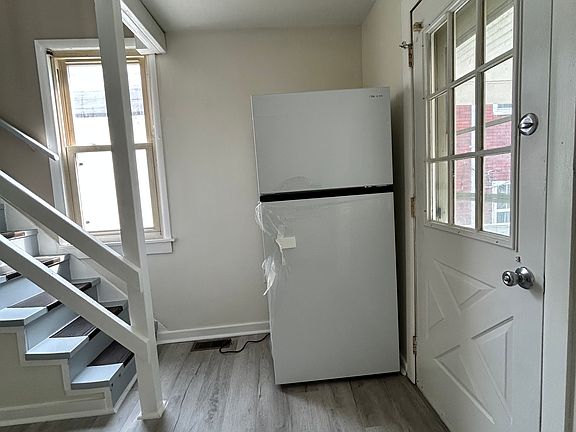 3rd image of 133 Springdale St