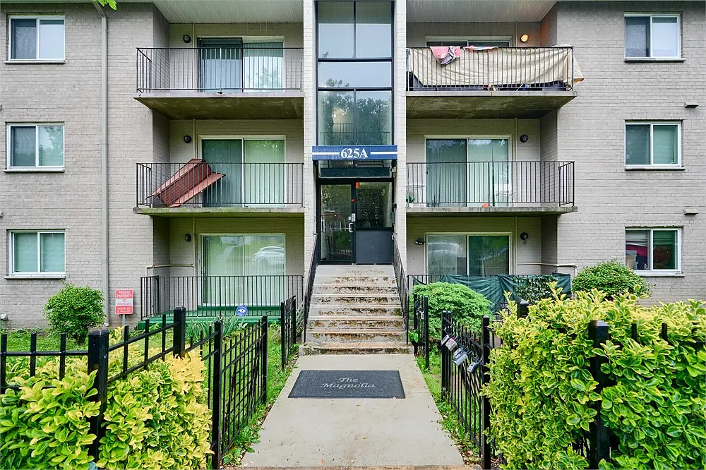 2 bed, 768 sqft, $1,400 — Photo 1