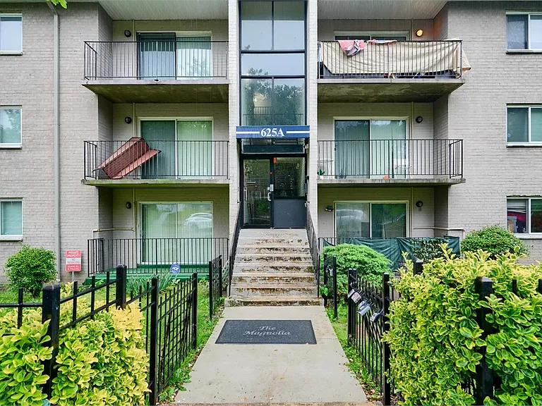 625A Chesapeake St SE #101 — Photo 1