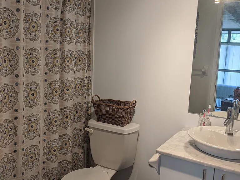 369 Sorauren Ave #105 — Photo 18