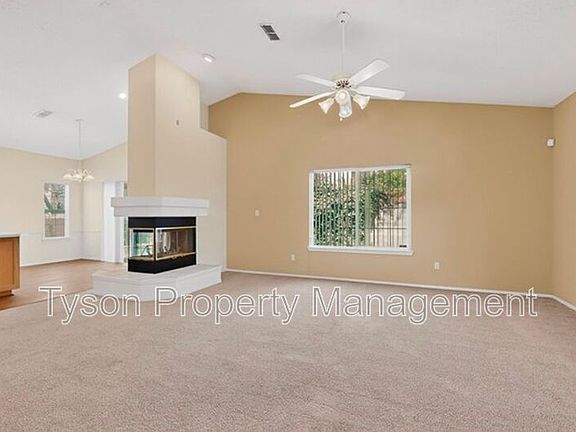 4th image of 7411 Peregrine Rd NE