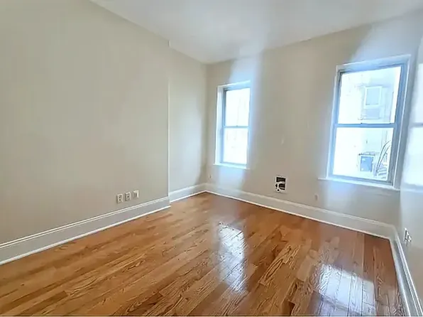 287 Kingston Avenue image 1 of 8