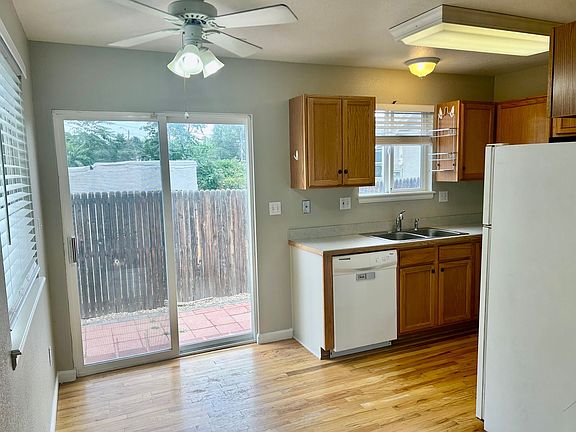 2nd image of 1463 Holly St