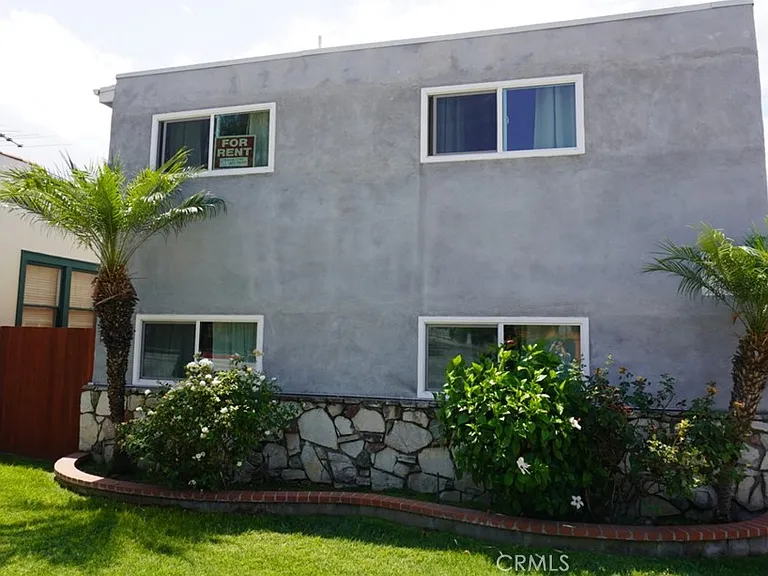 428 E Foothill Blvd — Photo 2