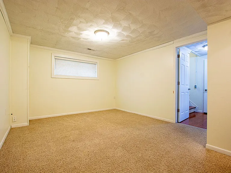 11106 V St — Photo 25
