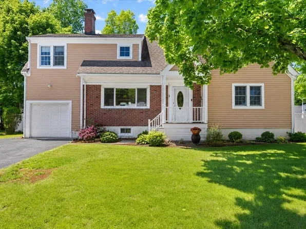 3 Selwyn Rd, Braintree, MA 02184