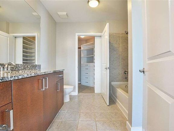 4th image of 250 Pharr Rd #2002
