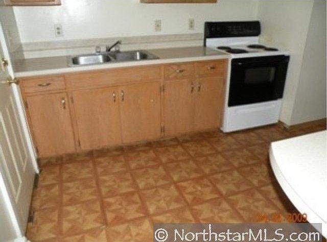 2nd image of 1355 Circle Terrace