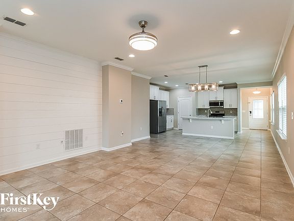3rd image of 3911 Heatherbrook Pl