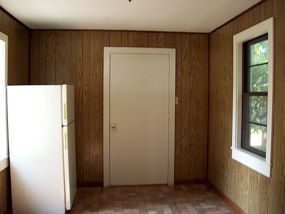 3rd image of 2715 Oak St