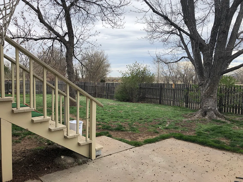 1511 S Summit View Dr #UPPER LEVEL
