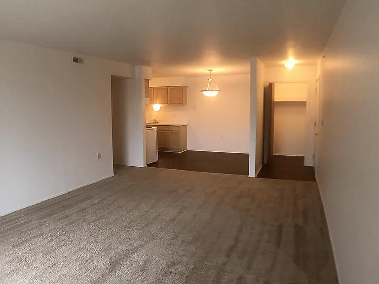 Prentiss Pointe Apartments — Photo 146