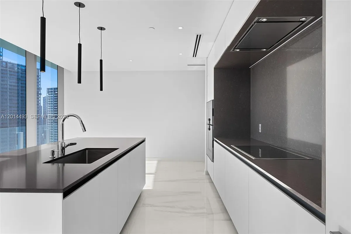 Building Photo - 300 Biscayne Boulevard Way #3801