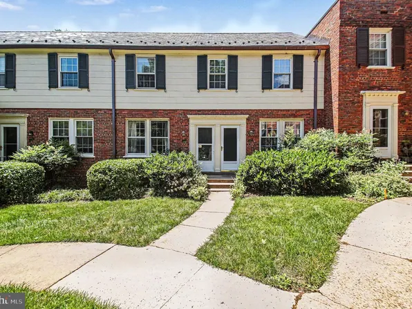 1400 S Barton St APT 419, Arlington, VA 22204