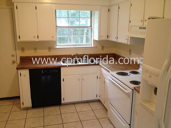 4th image of 8692 Sharon Ln