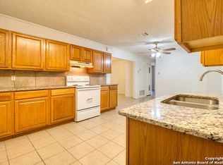 4819 Village Vw, San Antonio, TX 78218