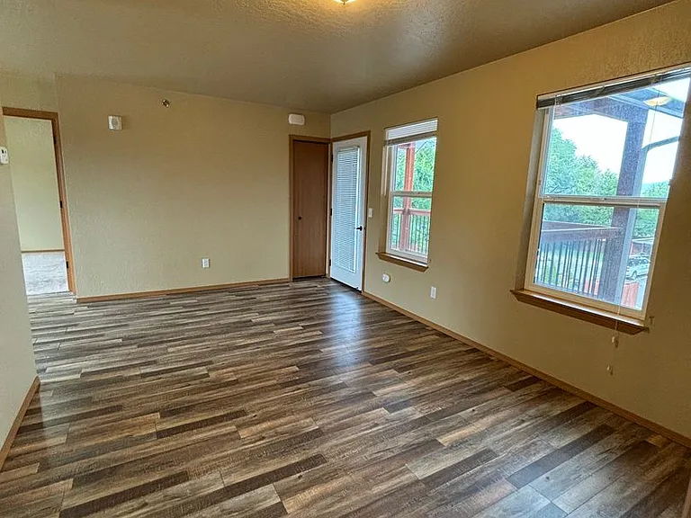 1647 Shindig Dr — Photo 7