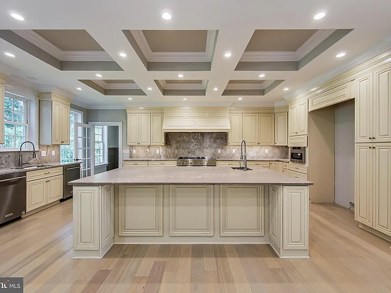 3104 Sleepy Hollow Rd — Photo 12