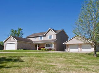 883 Wood Rd, Carbondale, IL 62901