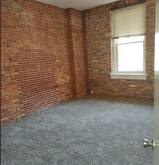 Marlboro Classic Apt & Redwood Square — Photo 90