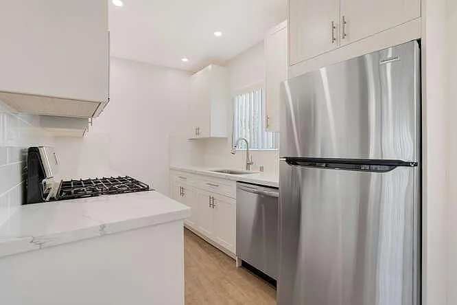 2 bed, 1.5 bath, 1200 sqft, $2,795 — Photo 3