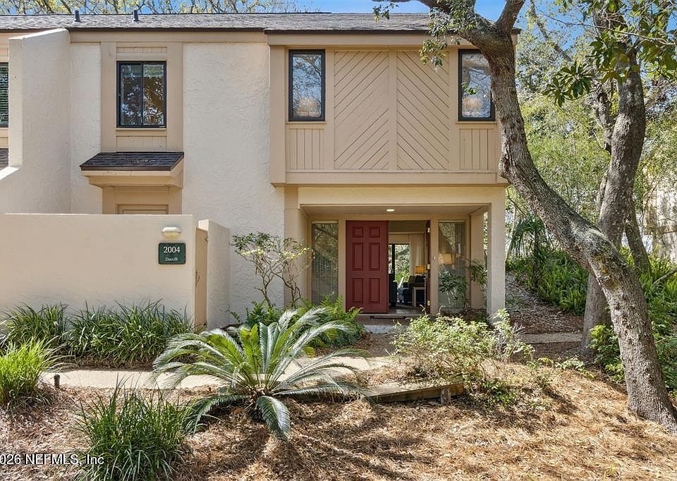 1st image of 2004 BEACH WOOD Road