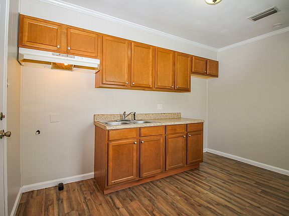 5th image of 1505 Williams St