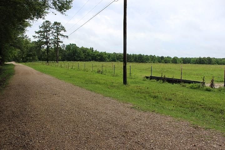 1st image of Robertson Rd