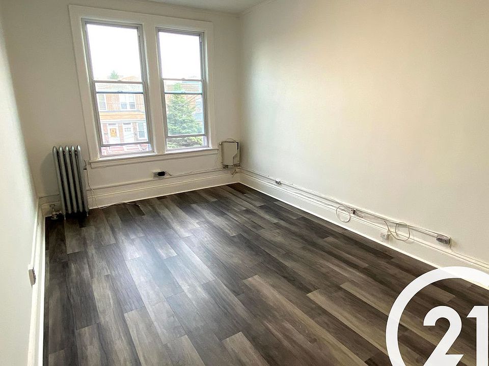 1st image of 24-32 33rd St #2F