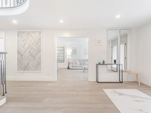 1173 Bowman Dr, Oakville, ON L6M 2S9