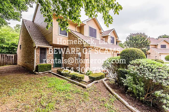1st image of 447 Oak Leaf Dr