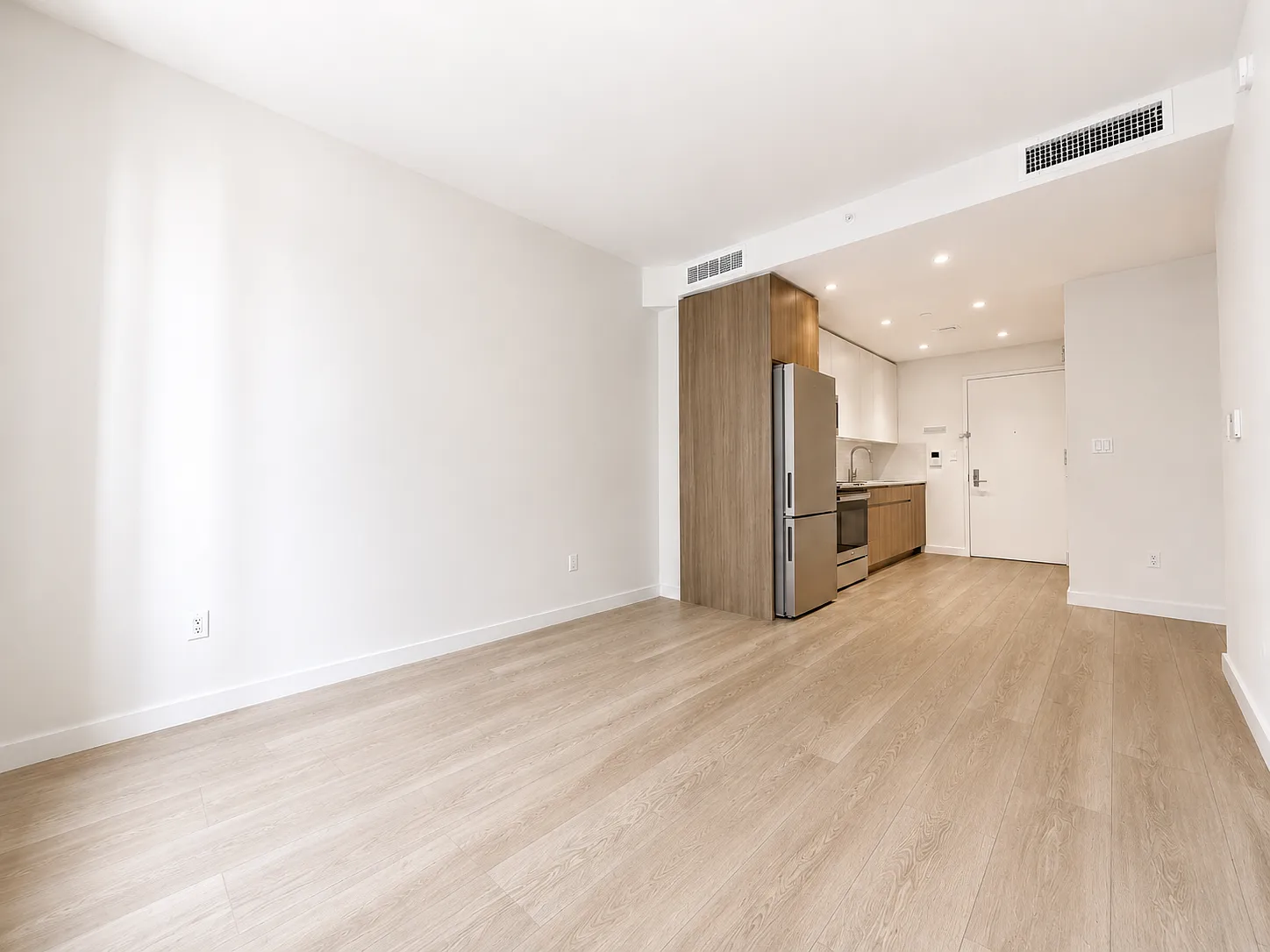 55 Dash Place — Photo 2