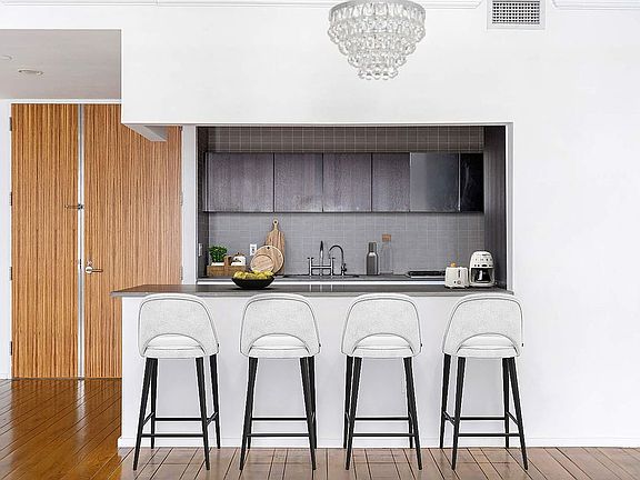 3rd image of 21 Astor Pl APT 5B