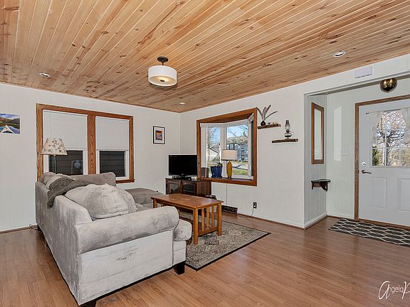 3rd image of 34976 N Knollwood Dr
