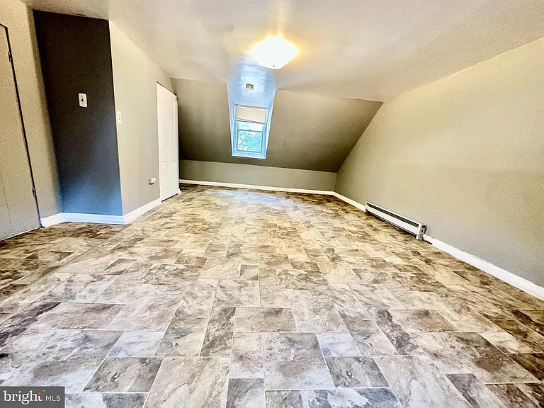 405 Lawrence St — Photo 11