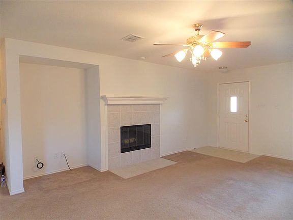 3rd image of 1612 Lionheart Dr