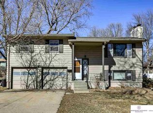 9430 Brownley Dr, Omaha, NE 68134