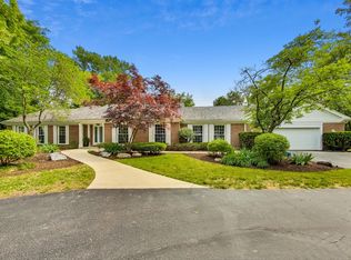 833 Wagner Rd, Glenview, IL 60025