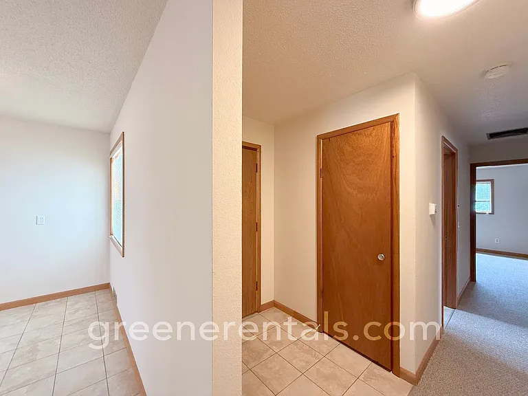 1616 10th Ave SW — Photo 9