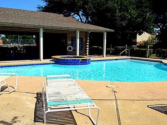2nd image of 3634 Greenacres Dr