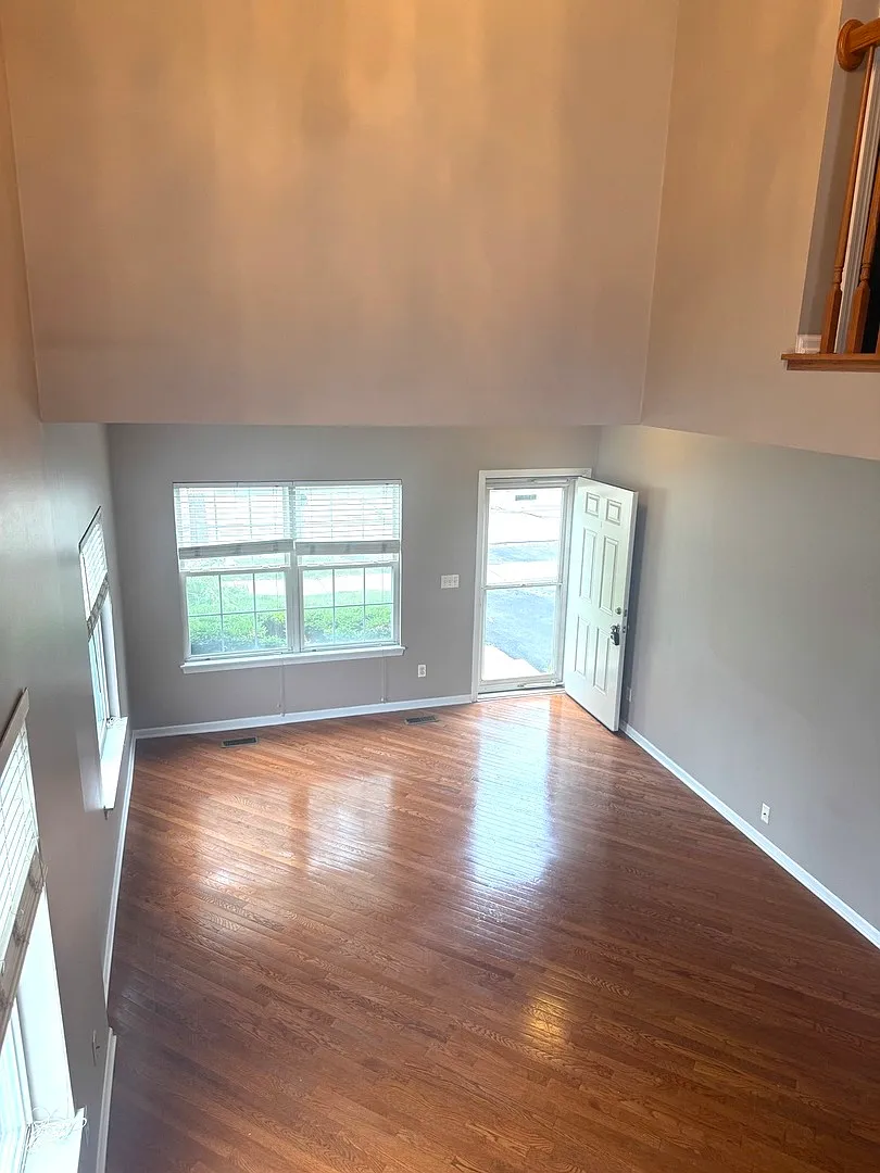 2 bed, 2.5 bath, 1778 sqft, $2,400 — Photo 2