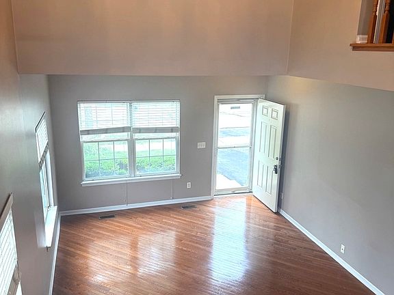 2nd image of 21529 Franklin Cir