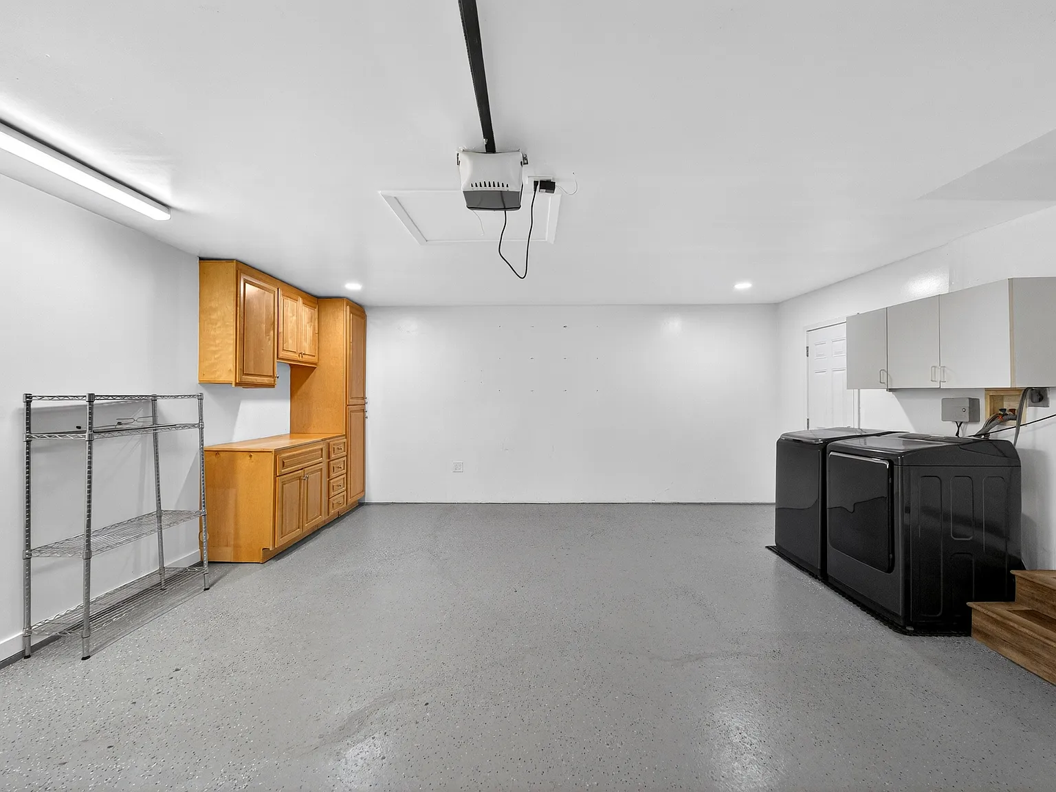 3 bed, 1100 sqft, $3,999 — Photo 4