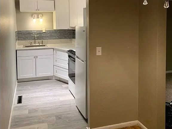 5th image of 418 NW 9th St