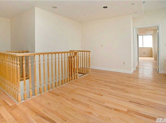 3rd image of 13338 Sanford Ave #21D