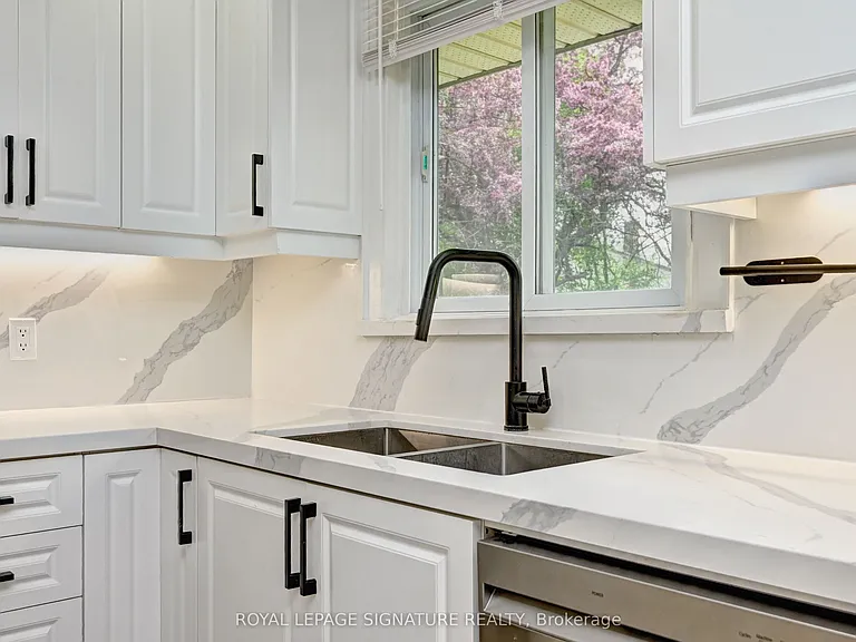 240 Stonybrook Dr — Photo 23